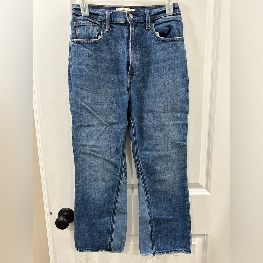 *2 PAIRS* ABERCROMBIE & FITCH SIZE 26/2 SHORT